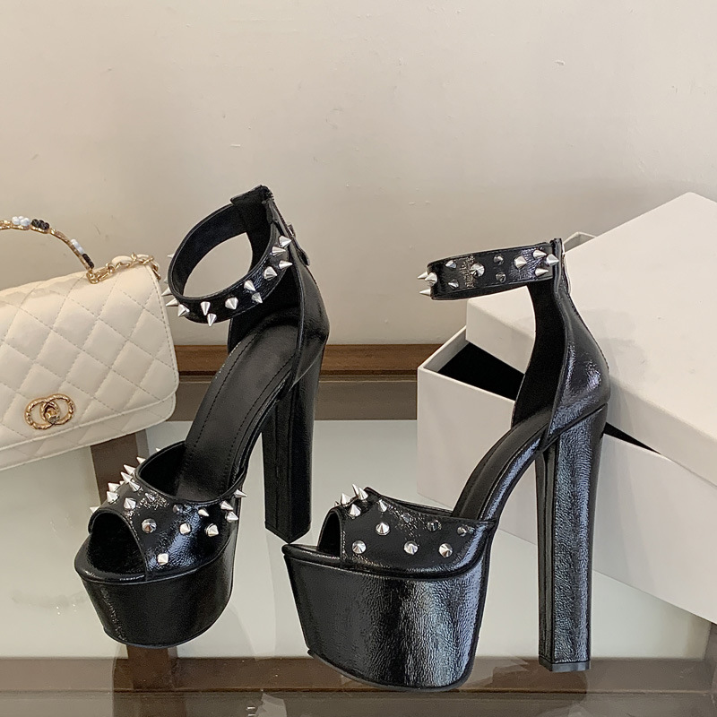 Fashion Design Metal Rivet Bac - Street Fashion Women avaliação e preço